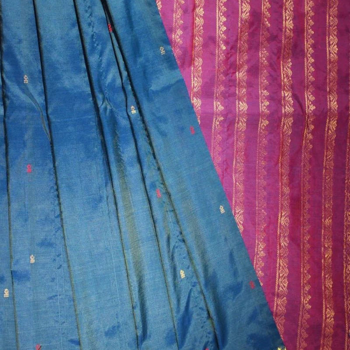 Handloom vs Machine-Made Fabrics: Which Actually Lasts Longer? - Seven Sarees