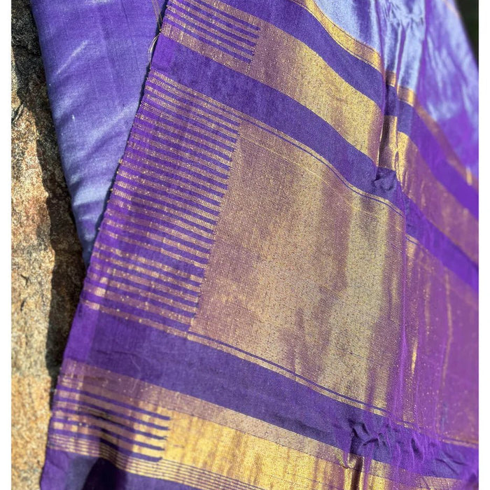 Handloom vs. Powerloom Sarees: Choosing the Right Weave for You - Seven Sarees