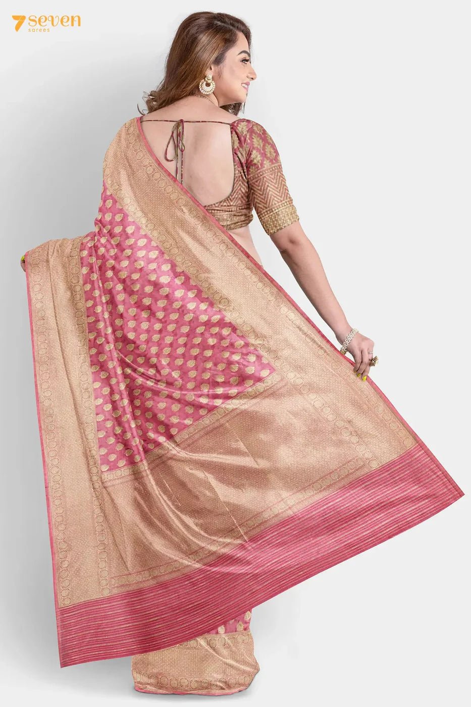 How to find the best Saree Blouse Design for Silk Sarees, image size:933x1400