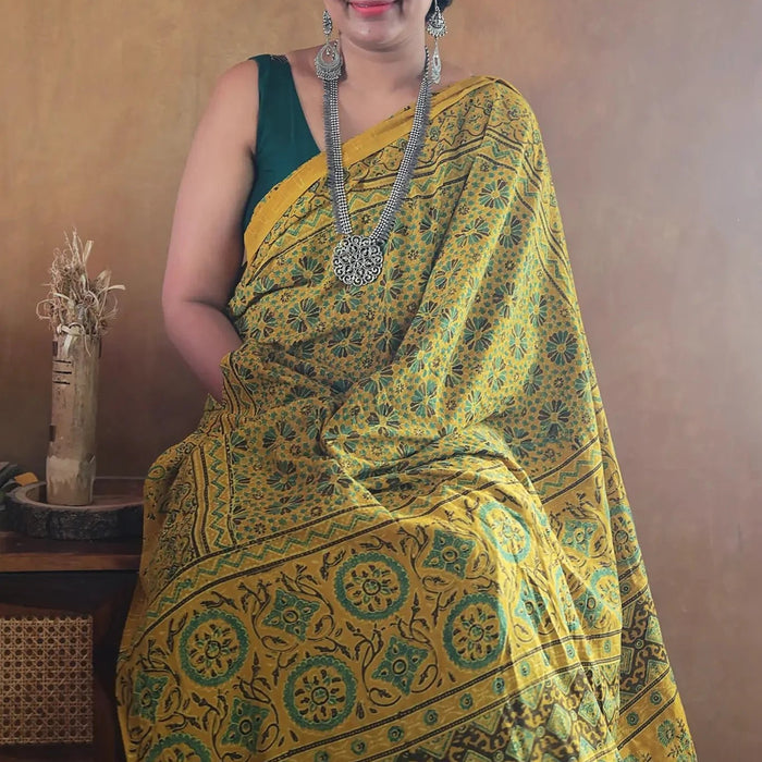 How to wear Saree with Belt? — Seven Sarees