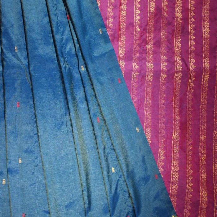 Handloom vs Machine-Made Fabrics: Which Actually Lasts Longer?