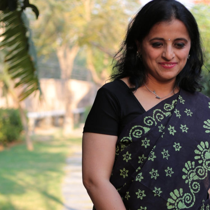 Time saving tips for when you wear a ready made blouse - Seven Sarees