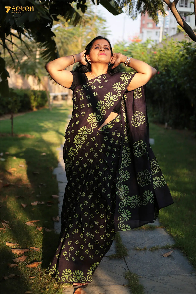 Rajam Madurai Black Pure Cotton Sungudi Saree - Seven Sarees - Saree - Seven Sarees