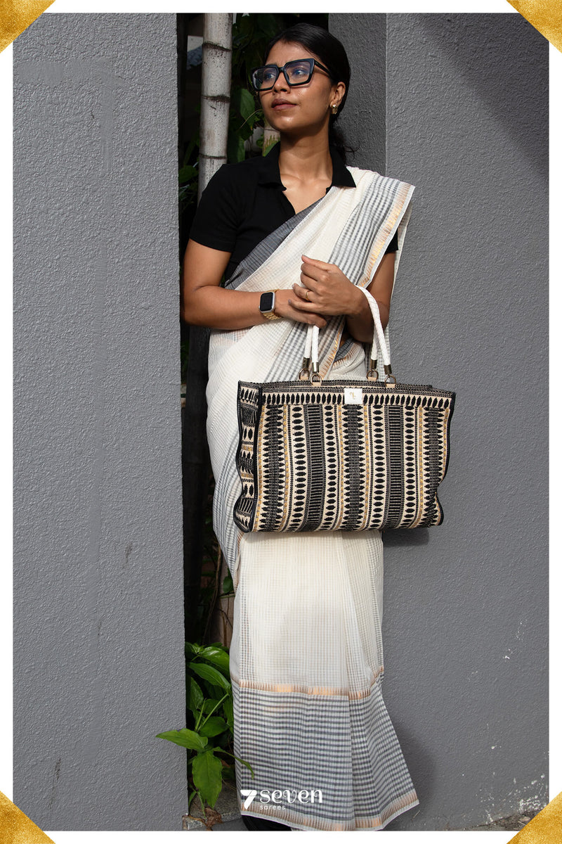 Deepthi Mangalagiri Handloom White/Black Pure Cotton Saree - Seven Sarees - Saree - Seven Sarees