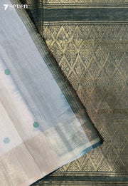 Karmashika Signature Seven Handloom Offwhite - Green Bangalore Pure Silk Cotton Saree - Seven Sarees - Saree - Seven Sarees
